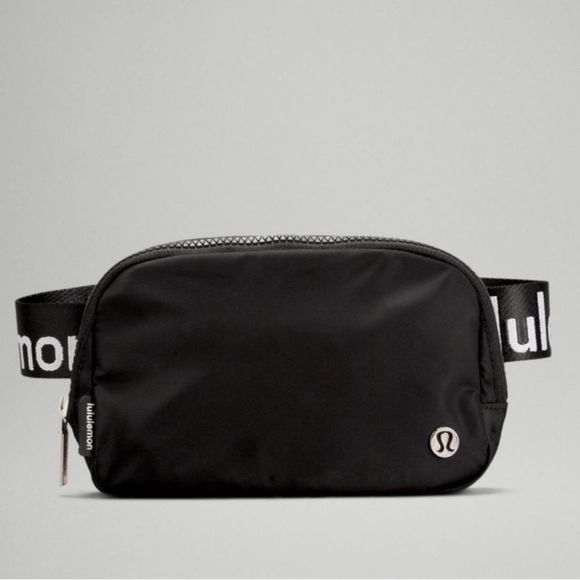 lululemon athletica Handbags - Lululemon Everywhere Belt Bag